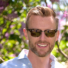 Bride and groom at Brooklyn Botanical Garden